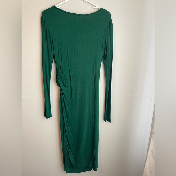 NWT emerald green long sleeve midi dress - Picture 4 of 4